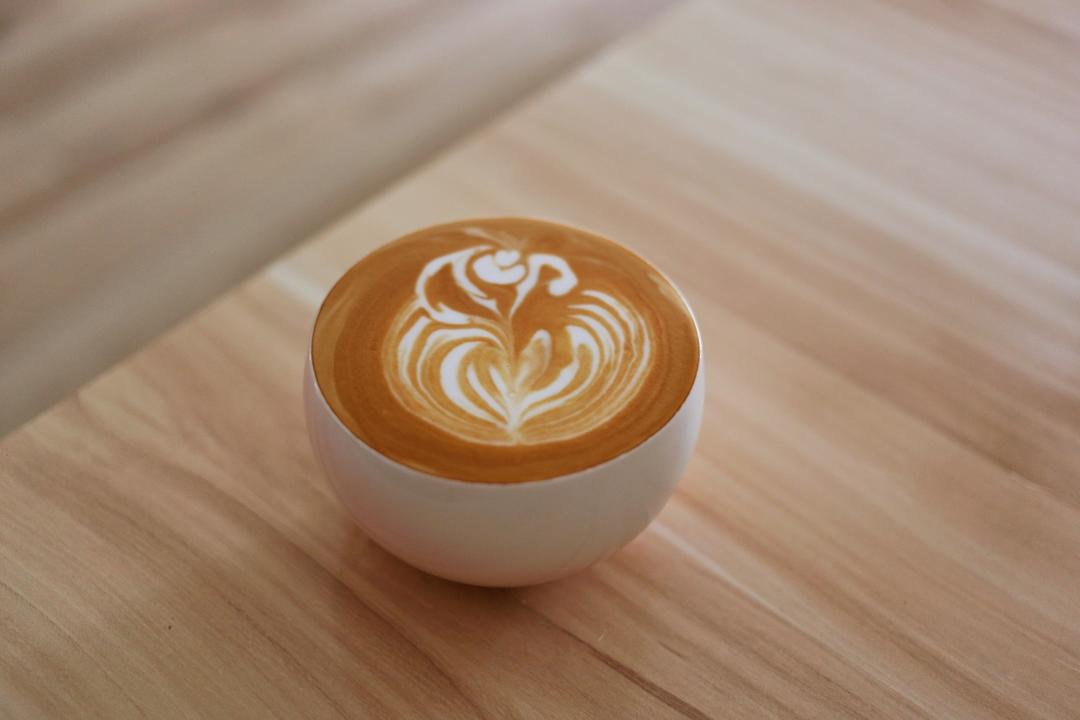 ☕自学拉花不急不嗔🐱