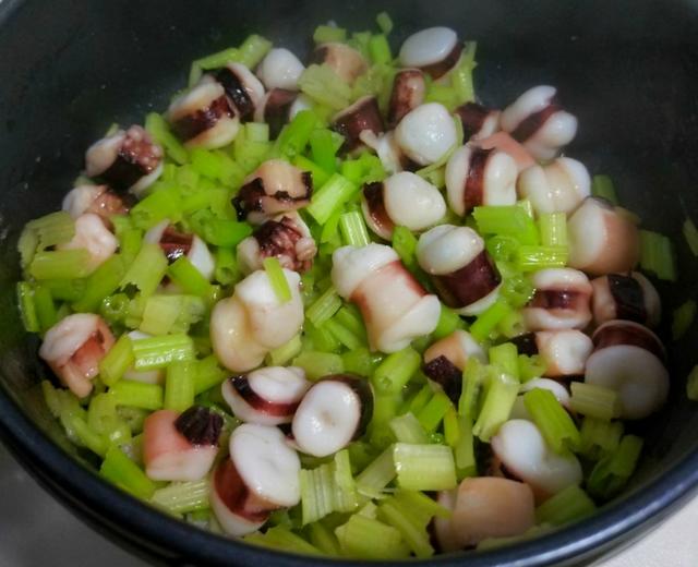 宿舍一人食之章鱼切芹菜（炒饭）