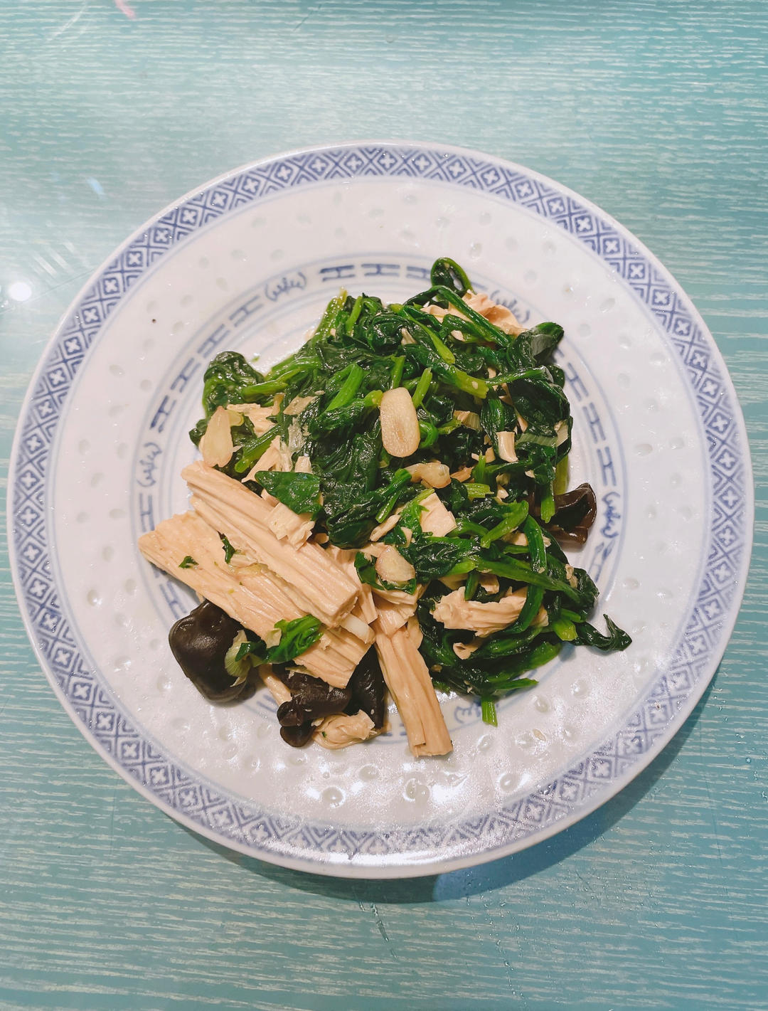 豆皮清炒菠菜，10分钟快手菜