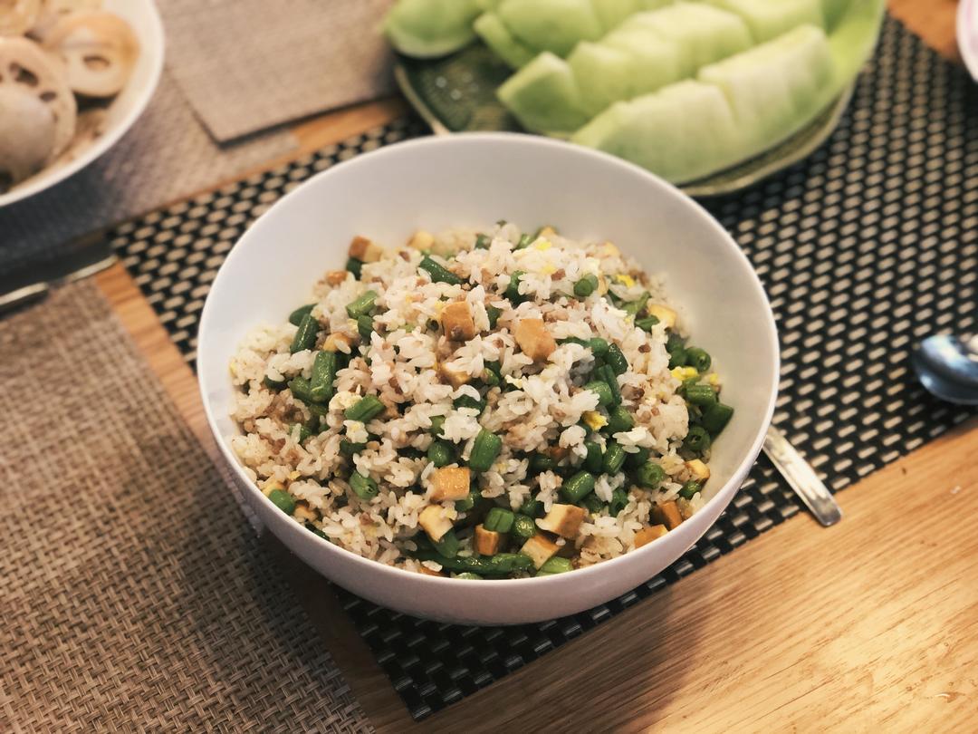 豆角三丁炒饭的做法