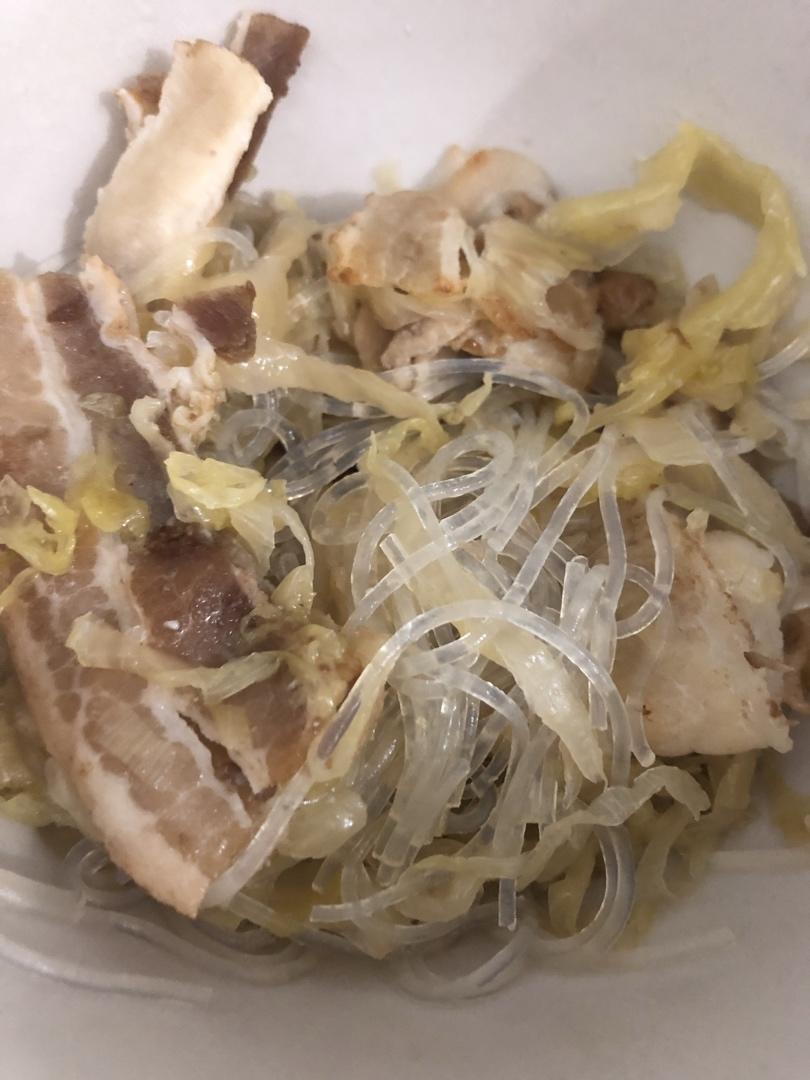 大口吃猪肉-酸菜炖白肉