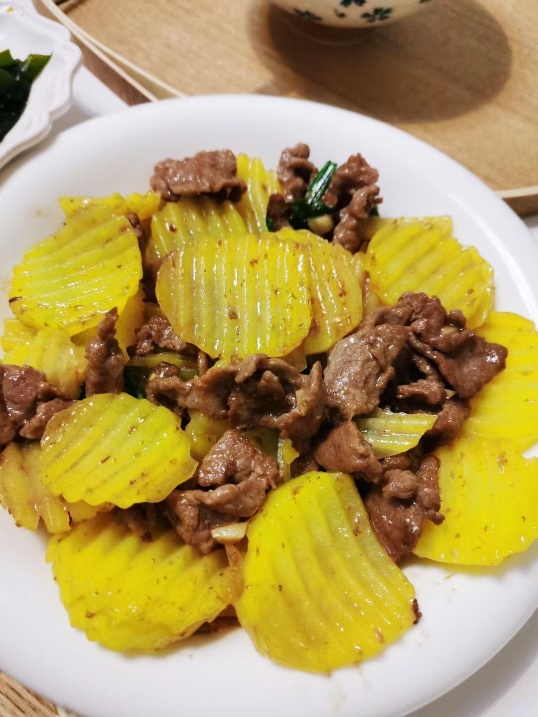 孜然土豆炒牛肉