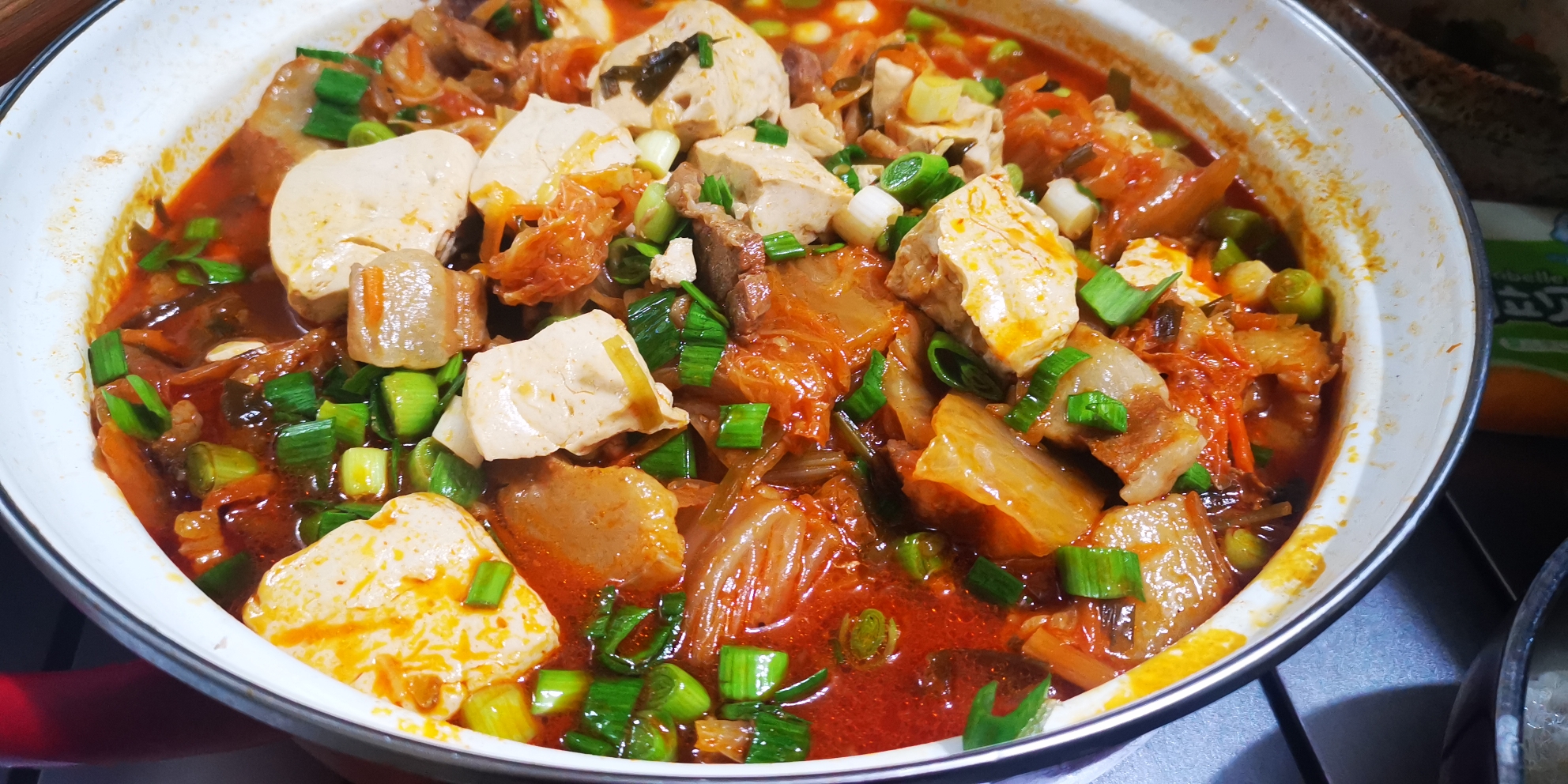 五花肉辣白菜炖豆腐的做法