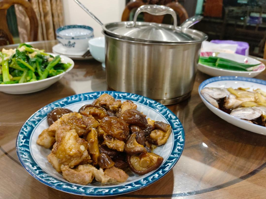 家传改良菜谱：香菇炖排骨