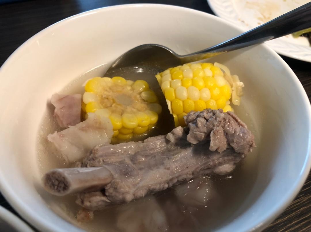 厨师长教你：“玉米排骨汤”的家常做法，营养又美味，先收藏了