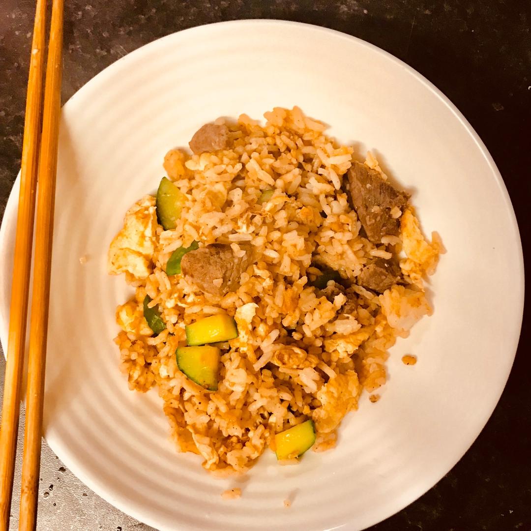 黄瓜牛肉蛋炒饭