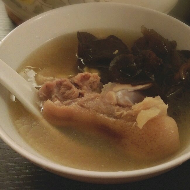 黄豆猪蹄汤