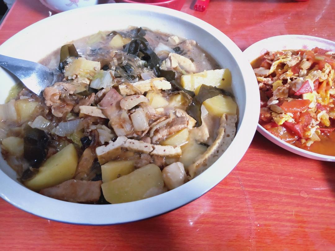 很香的白菜炖五花肉