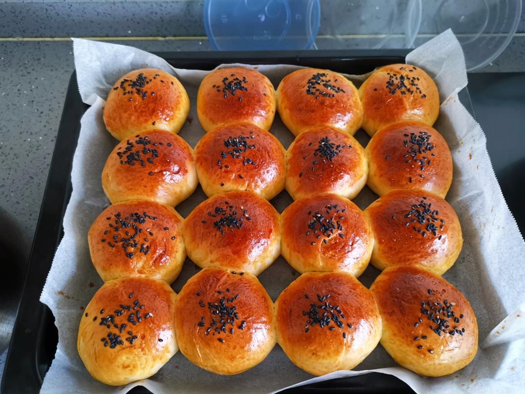 lilyshq做的小美版肉松小餐包