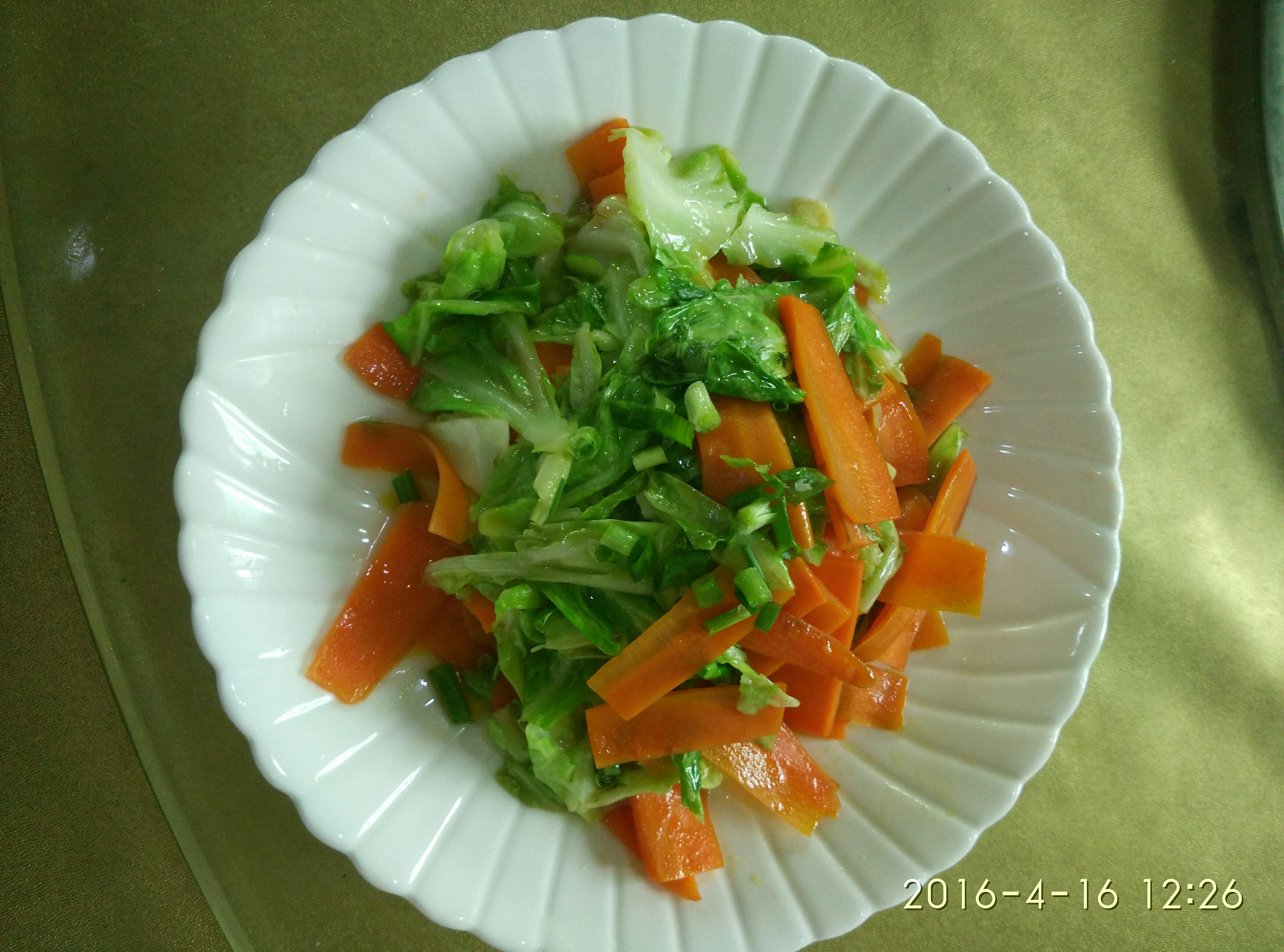 包菜炒胡萝卜的做法 步骤8
