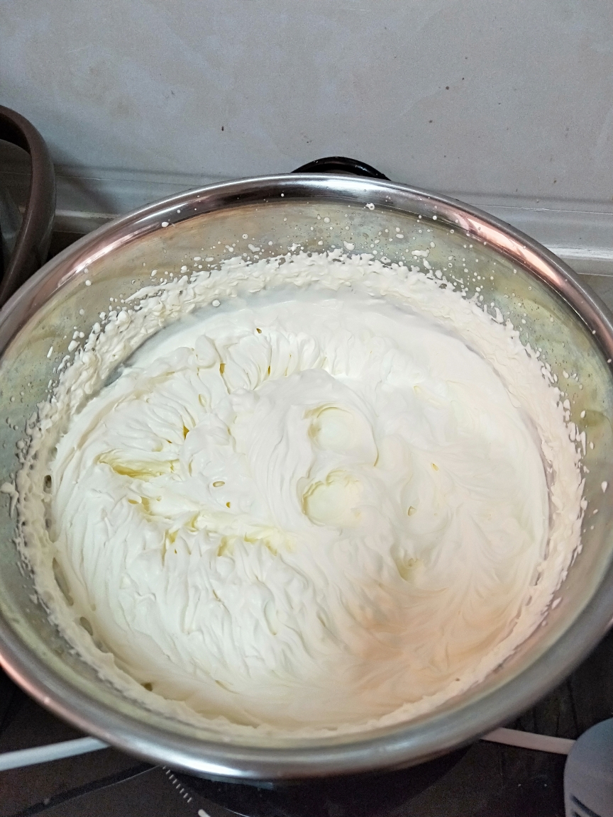 自制黄油打蛋器就能操作的做法 步骤1