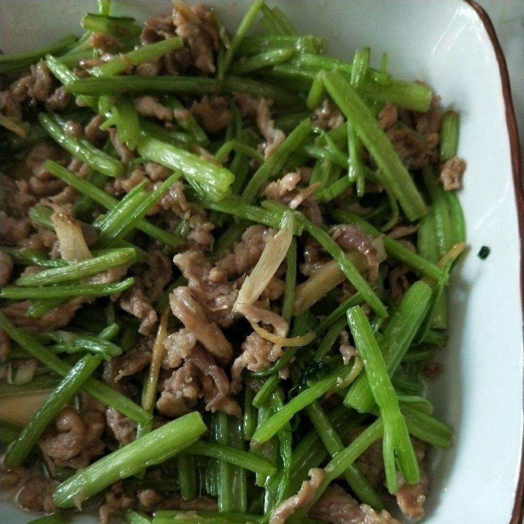 芹菜炒肉