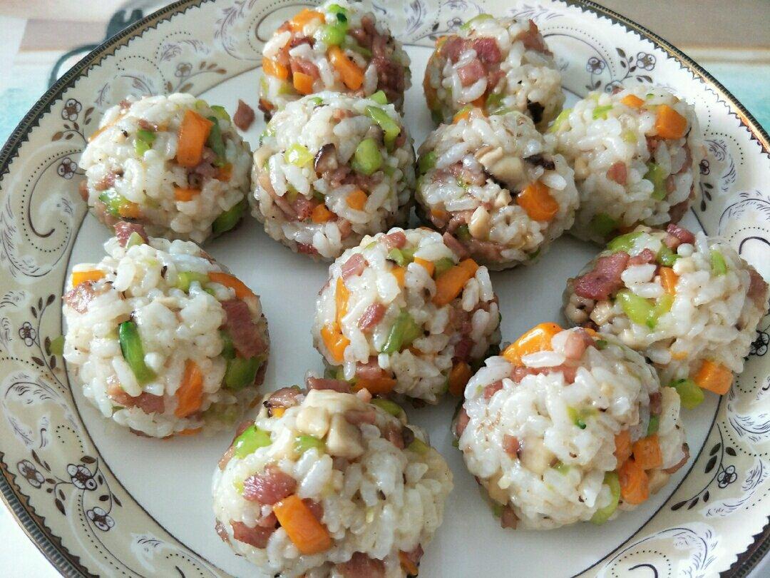 小盆友超爱的肉松饭团子