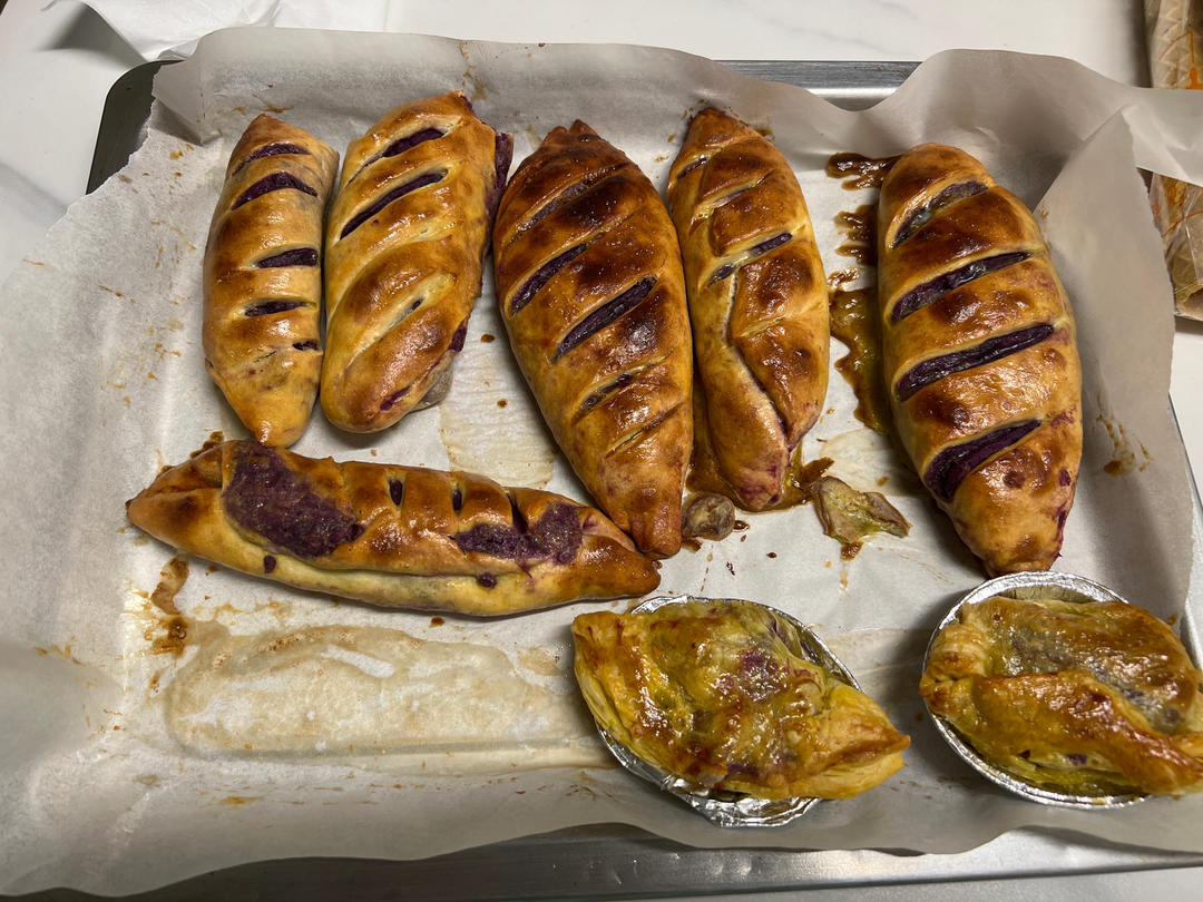 紫薯毛毛虫面包