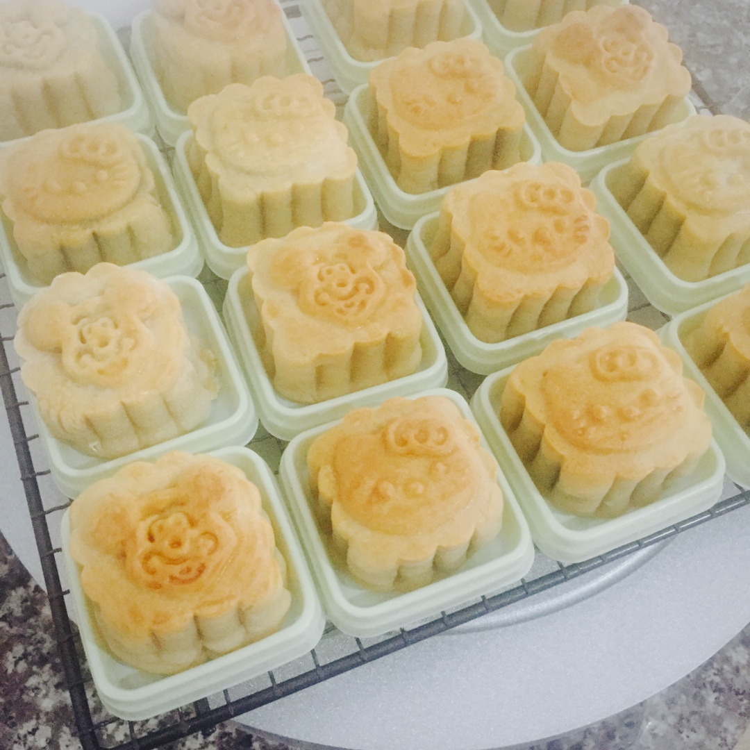广式月饼—蛋黄莲蓉月饼