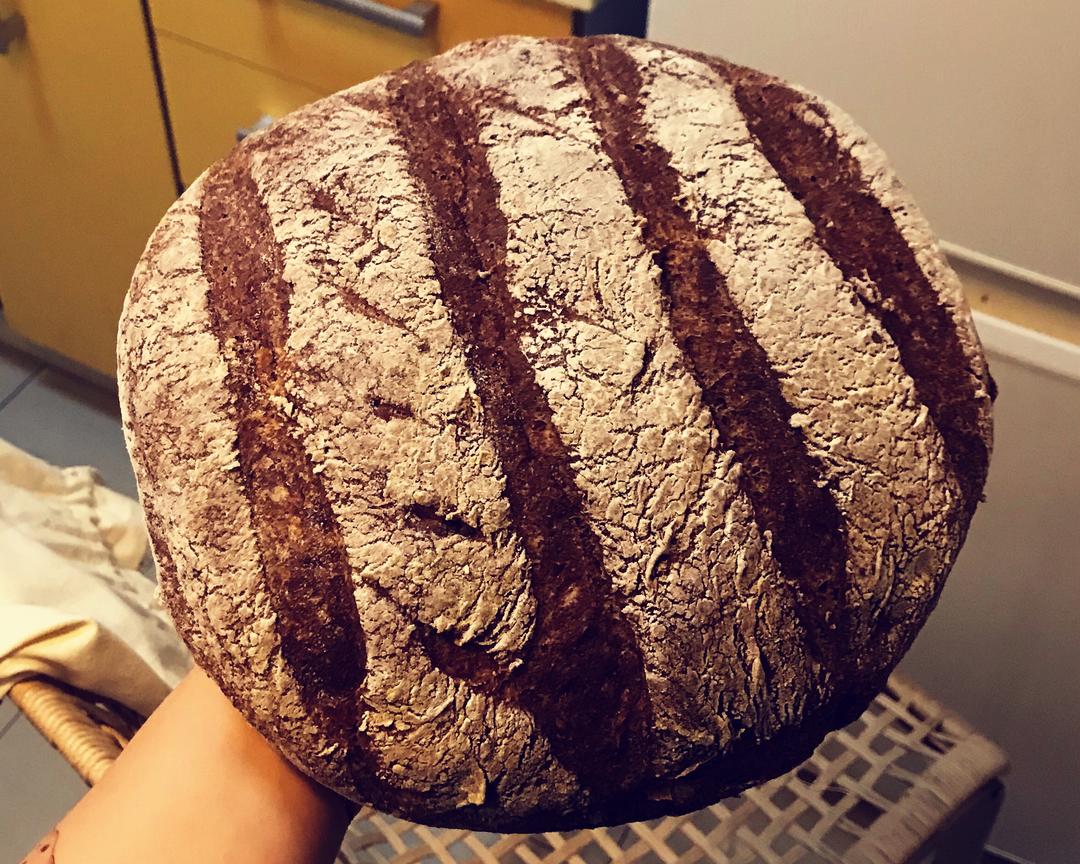 全黑麦面包