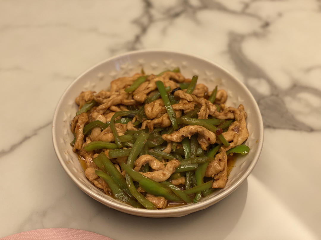 柿子椒炒鸡丝
