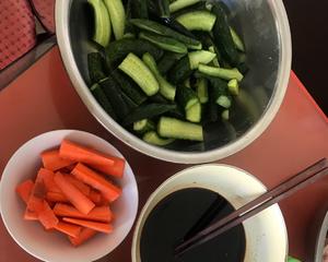 腌黄瓜小咸菜的做法 步骤2