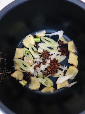 电饭煲版卤鸡爪卤鸡翅根卤蛋的做法 步骤2