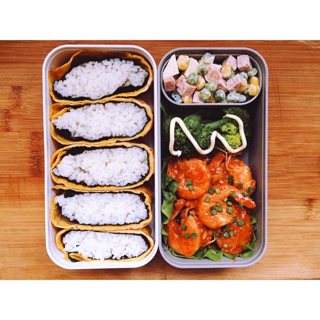 蛋包饭虾仁藕盒便当