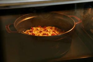 焦糖苹果蛋奶布丁--Staub珐琅铸铁锅的做法 步骤8