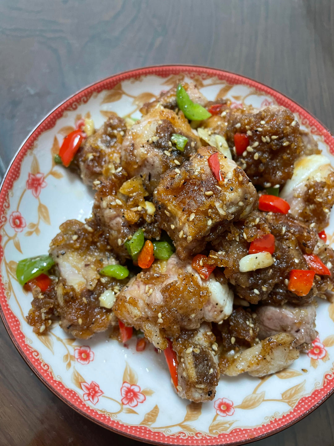 完美复刻中餐厅38块钱一份的椒盐排骨，骨香肉烂，好吃到吮手指