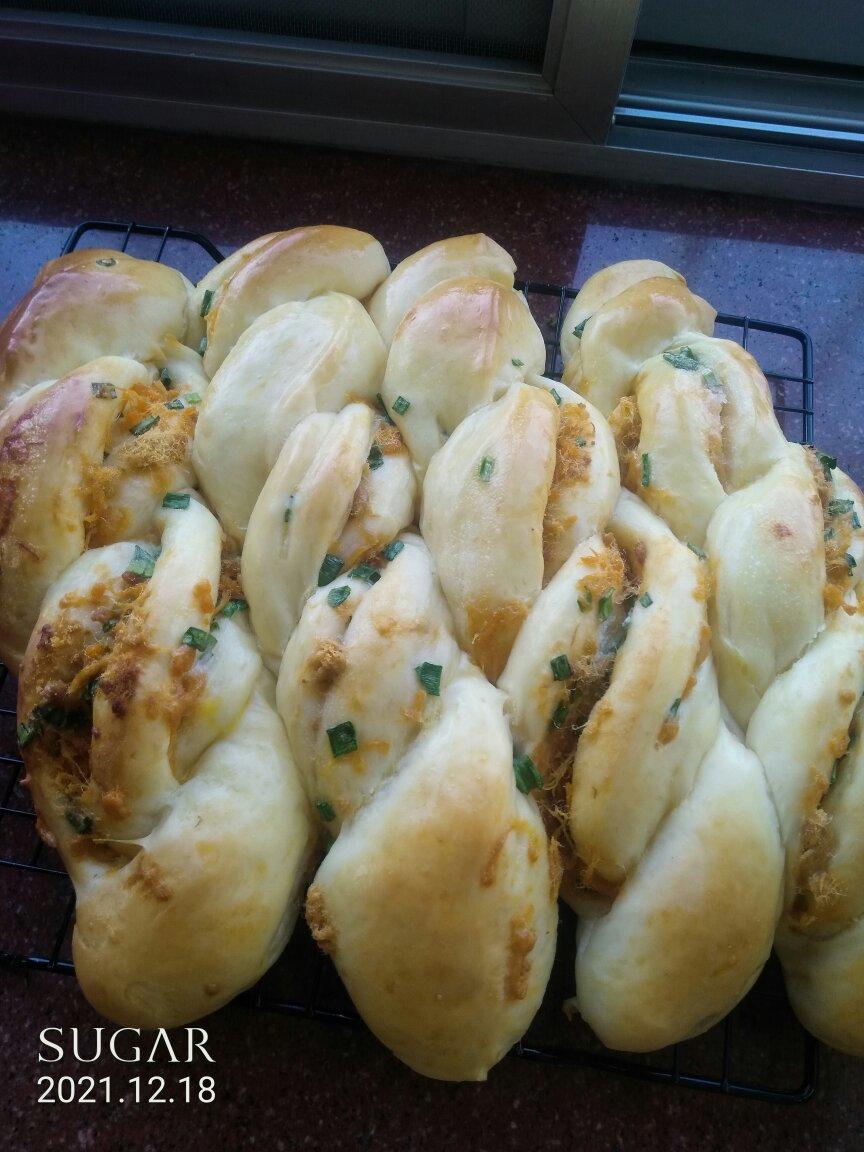 香葱肉松手撕面包_消耗沙拉酱