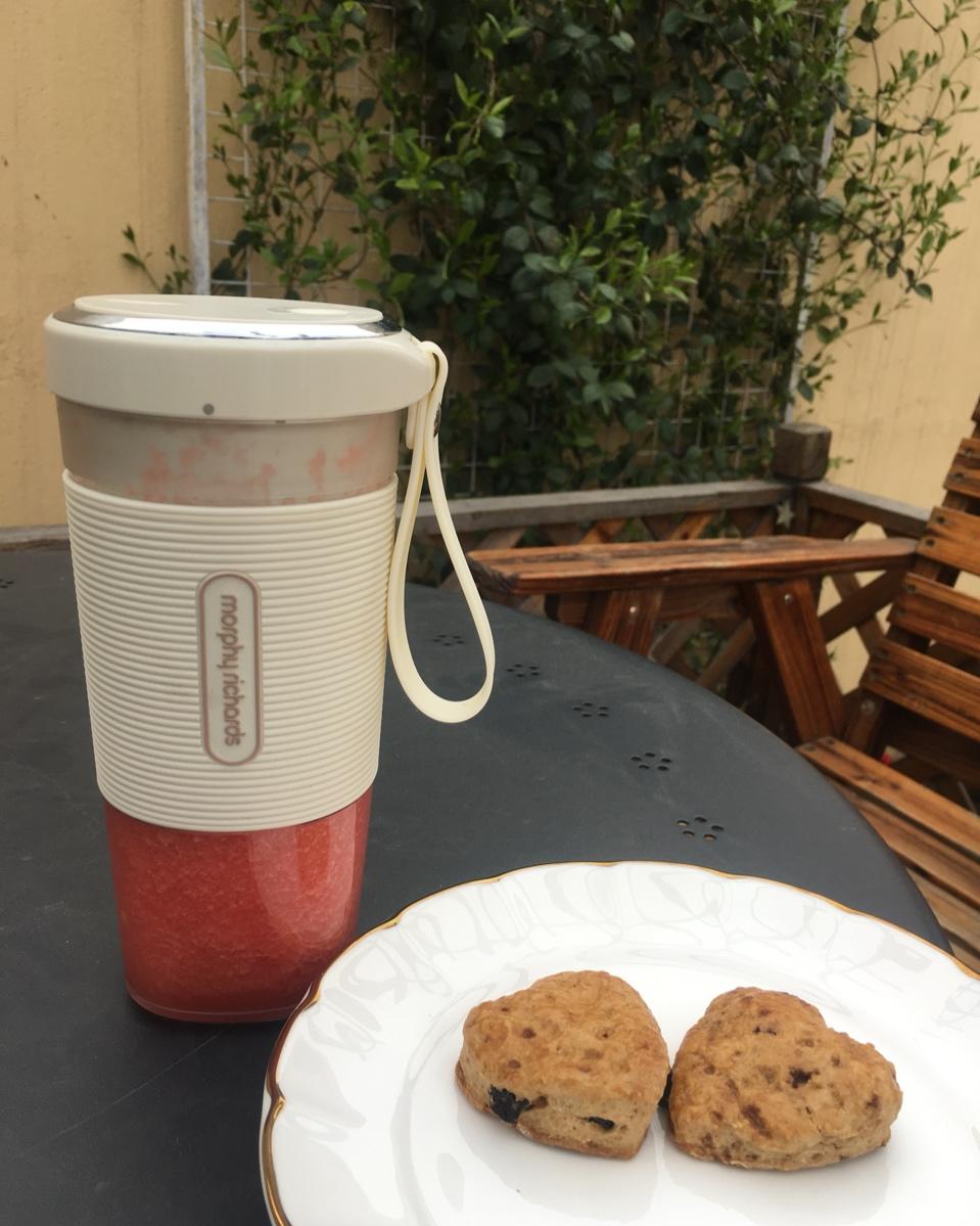 【视频】3分钟 奶油司康Scone(可能是世界上最快手的司康) 消耗淡奶油～
