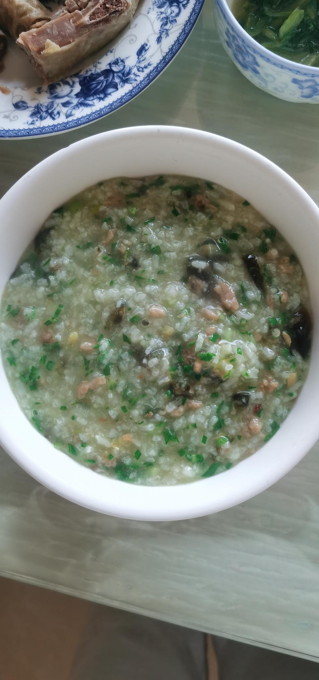 妈妈👩教我做的皮蛋瘦肉粥🥣简单快捷美味😋