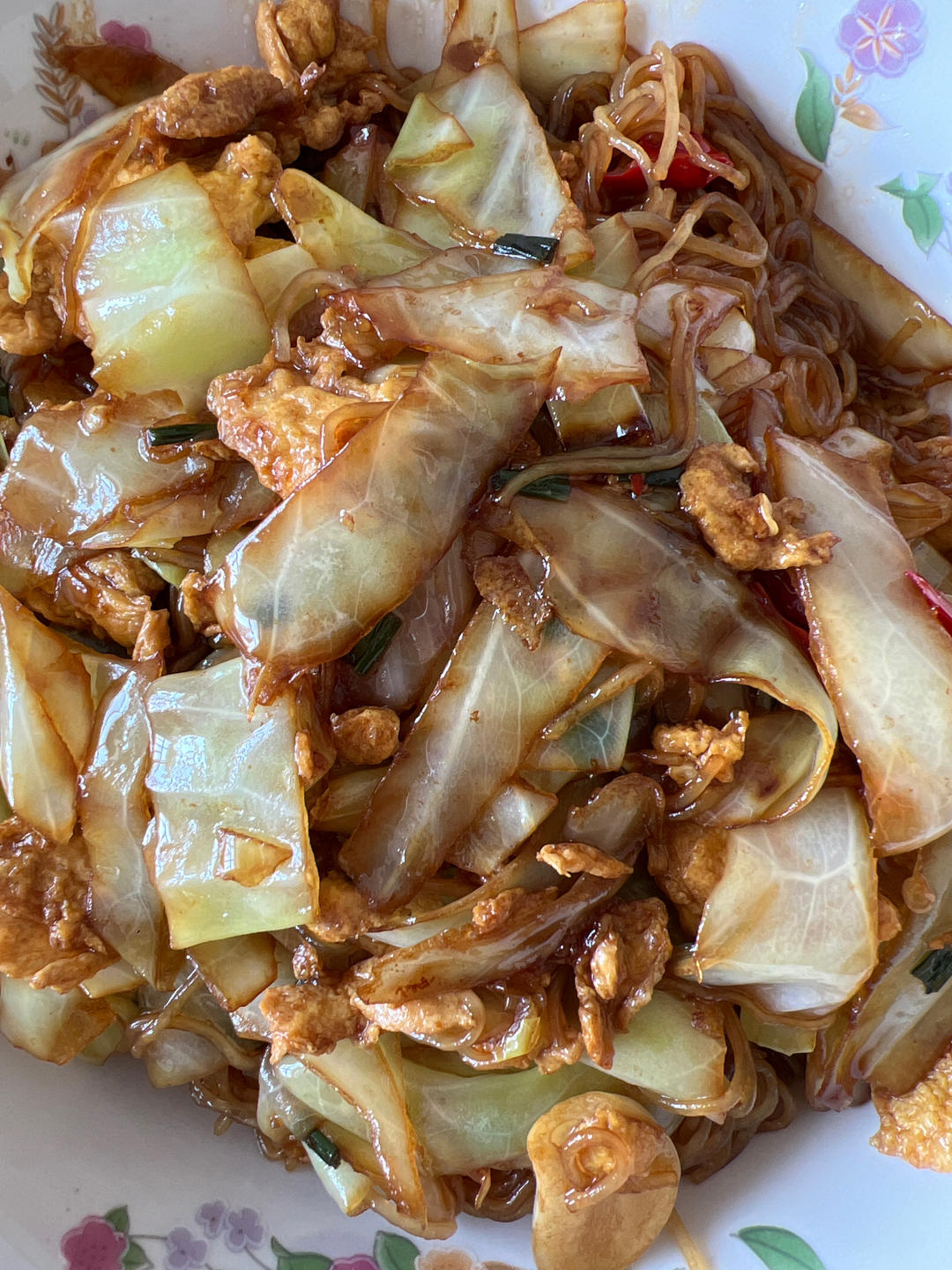 包菜粉丝炒鸡蛋