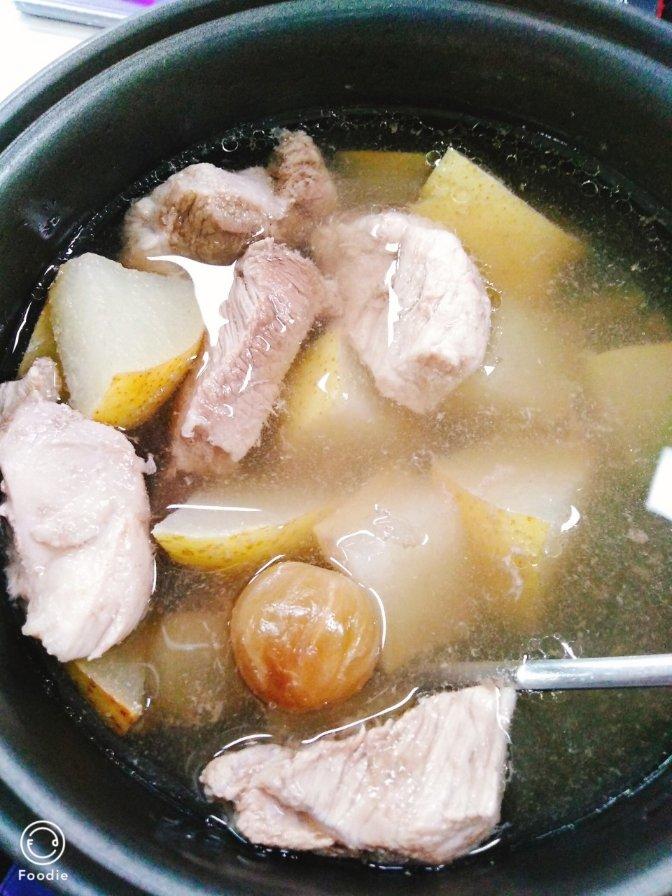 银耳、雪梨、瘦肉汤