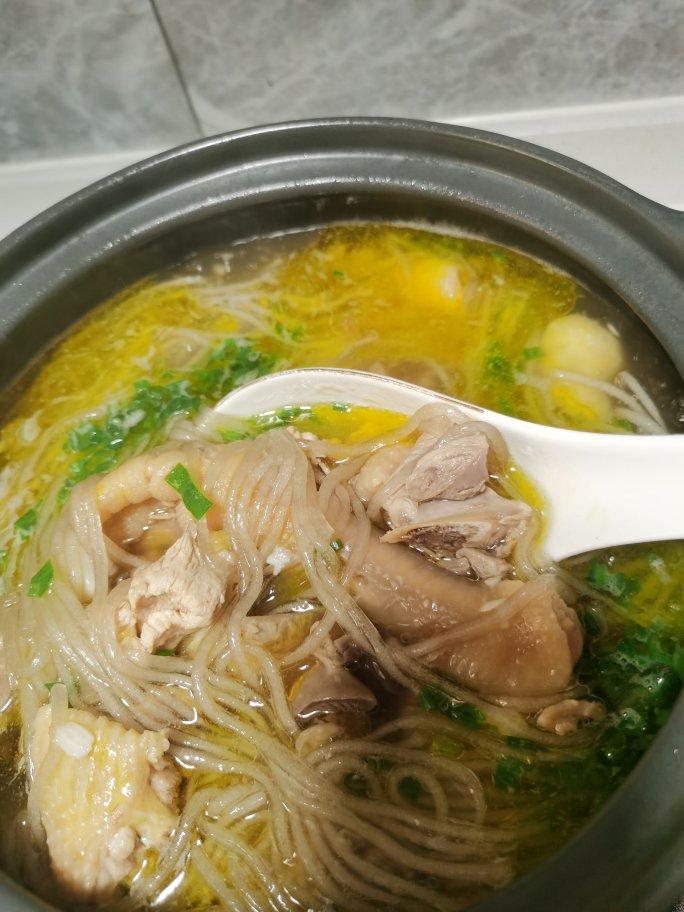 排骨或鸡)炖粉丝汤做法