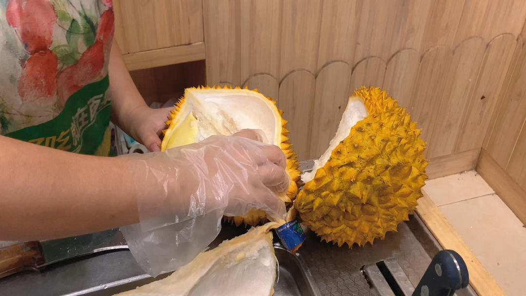 榴莲壳别扔掉，学广东人煲成汤，可补啦