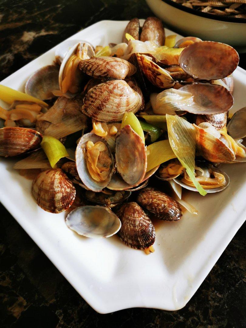 胭脂英雄做的葱炒花蛤