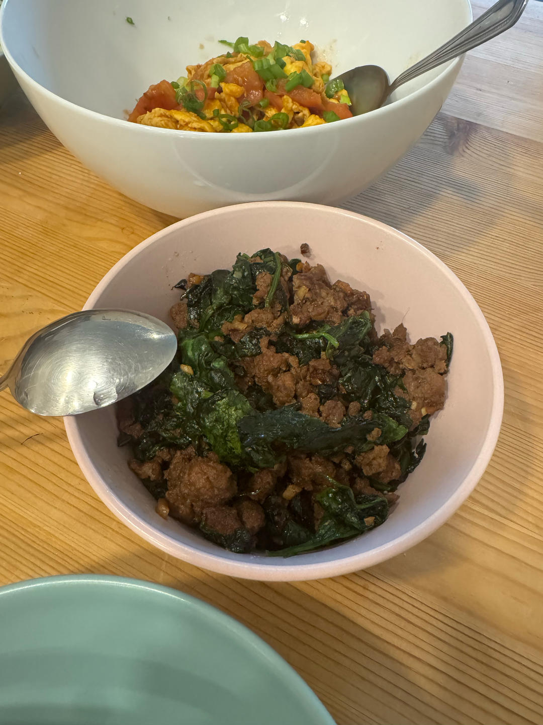 【美味的广场】好吃到刮碗底的泰式菠菜炒猪肉盖饭BY白种元 태국시 시금치고기 텊밤