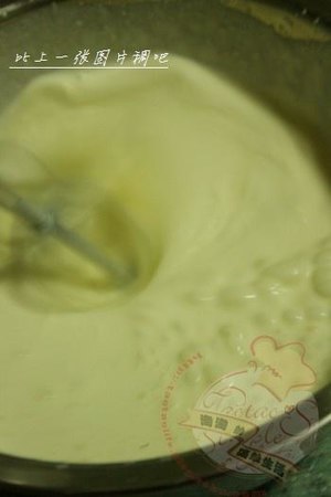 如何打发淡奶油的做法 步骤6