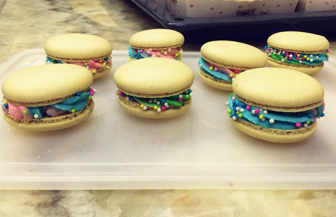 八寸红丝绒蛋糕奶油奶酪霜（小白 手残党放心大胆做）