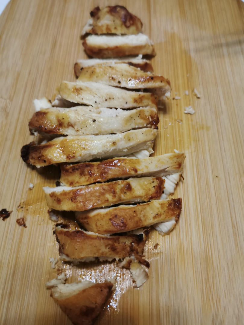 小粒粒30lb做的柠檬烤鸡胸肉