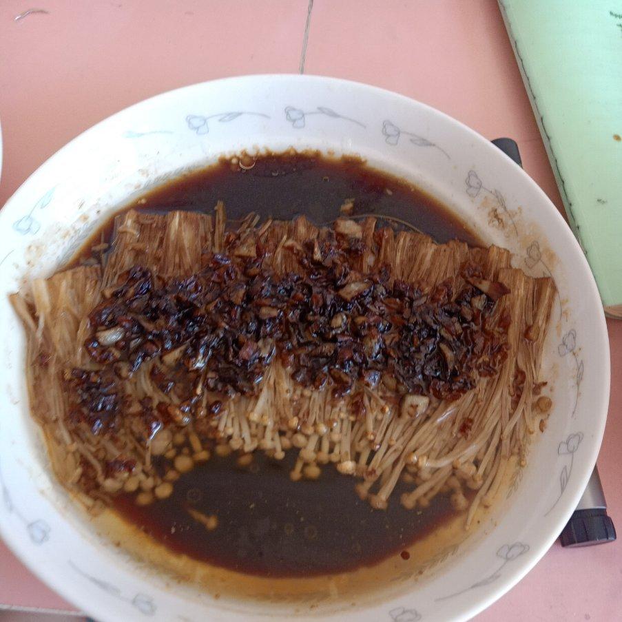 上桌就被秒光，蒜蓉金针菇