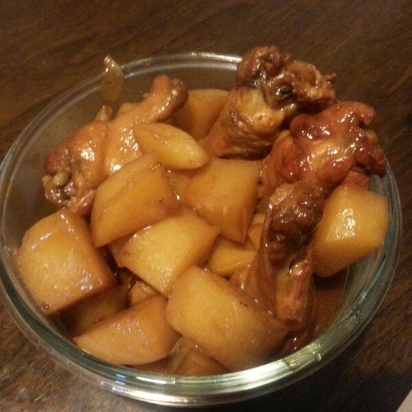 土豆炖翅根