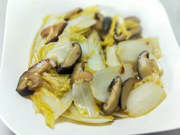 娃娃菜炒香菇