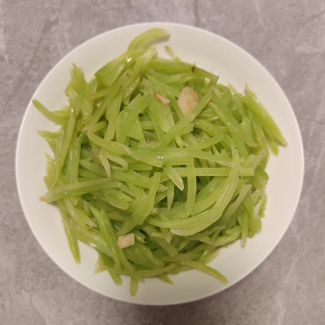 清炒莴笋丝