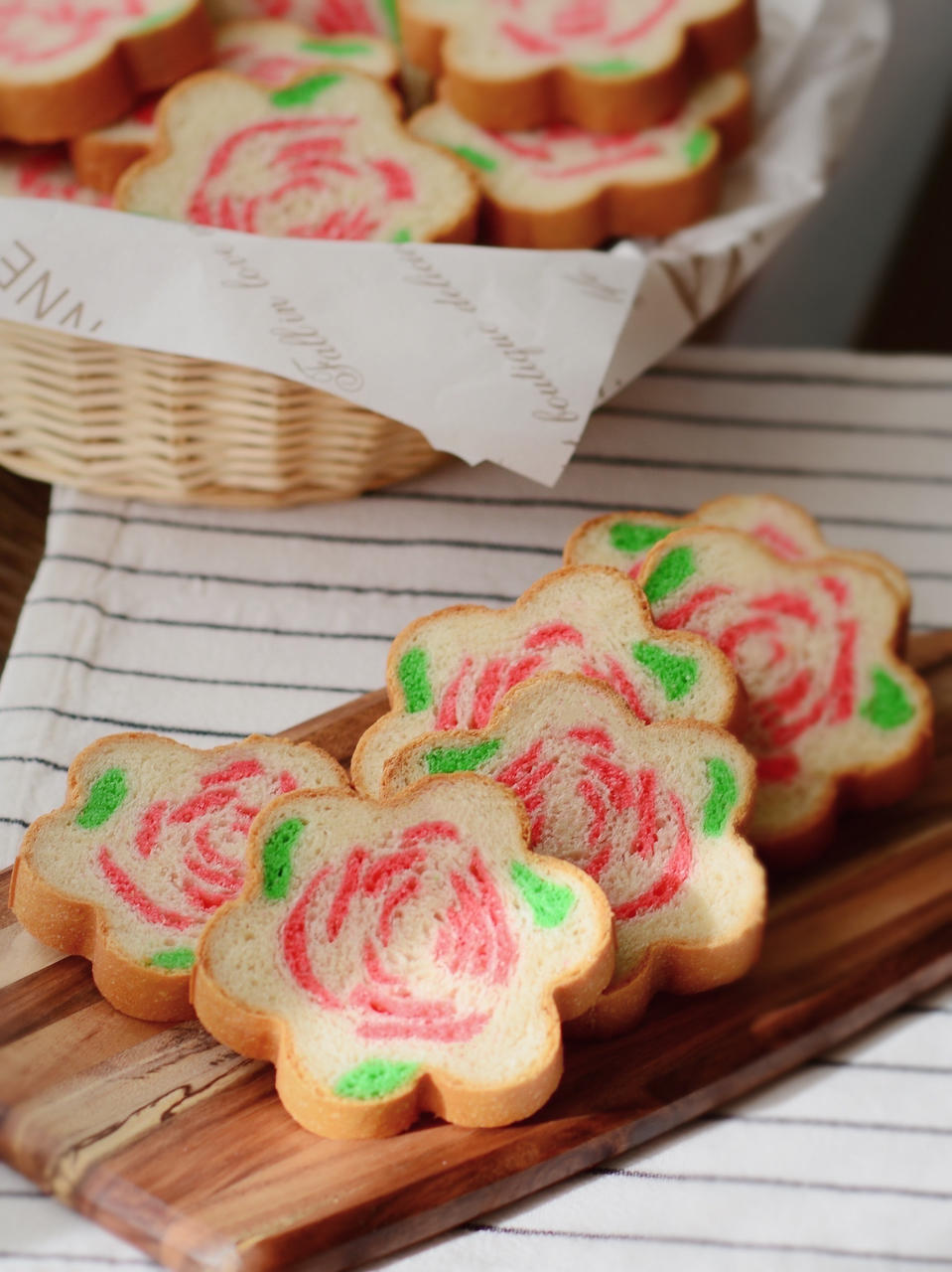 玫瑰花插画吐司