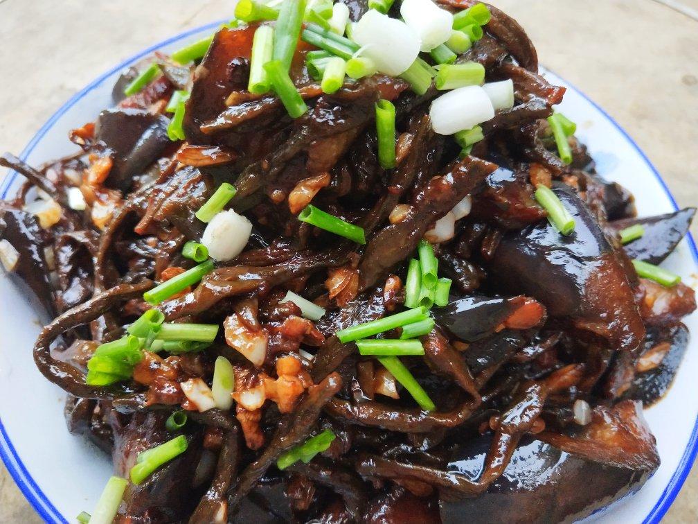 红烧茄子（佐西红柿尖椒）