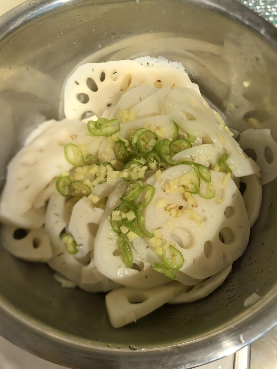 又白又脆的凉拌莲菜