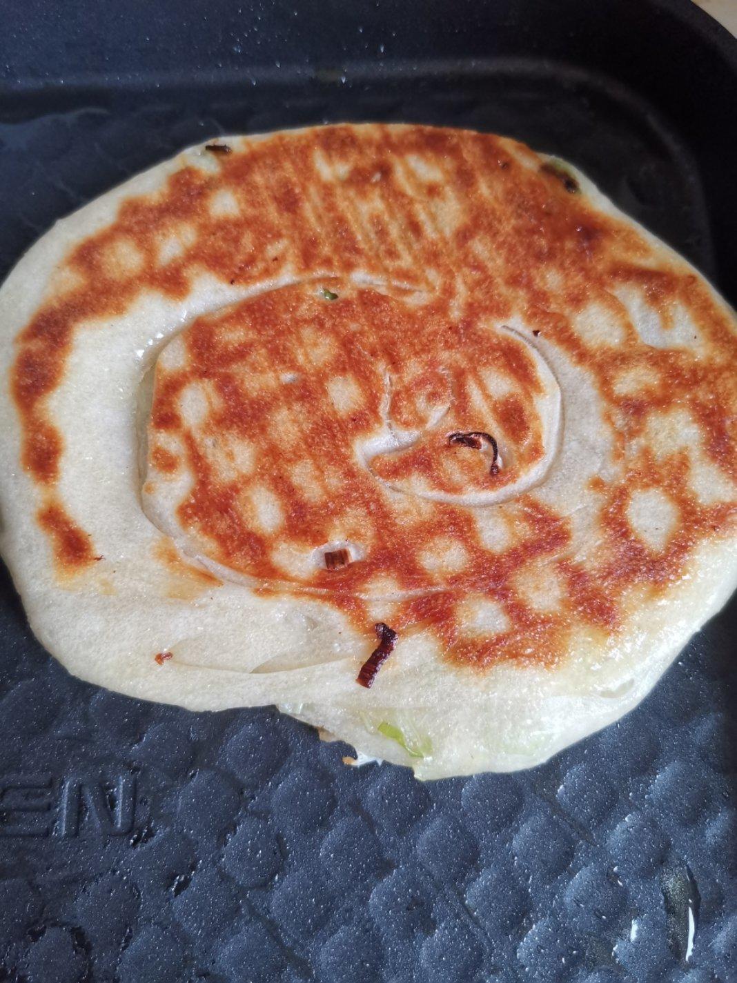 鸡蛋葱油饼                  （更新饼坯保存方法）