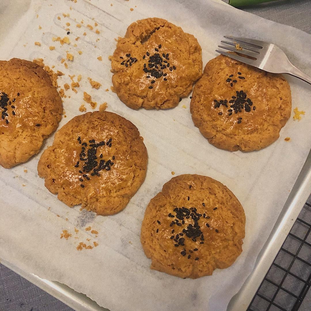 轻轻一按就碎掉的原味桃酥（不输猪油版）