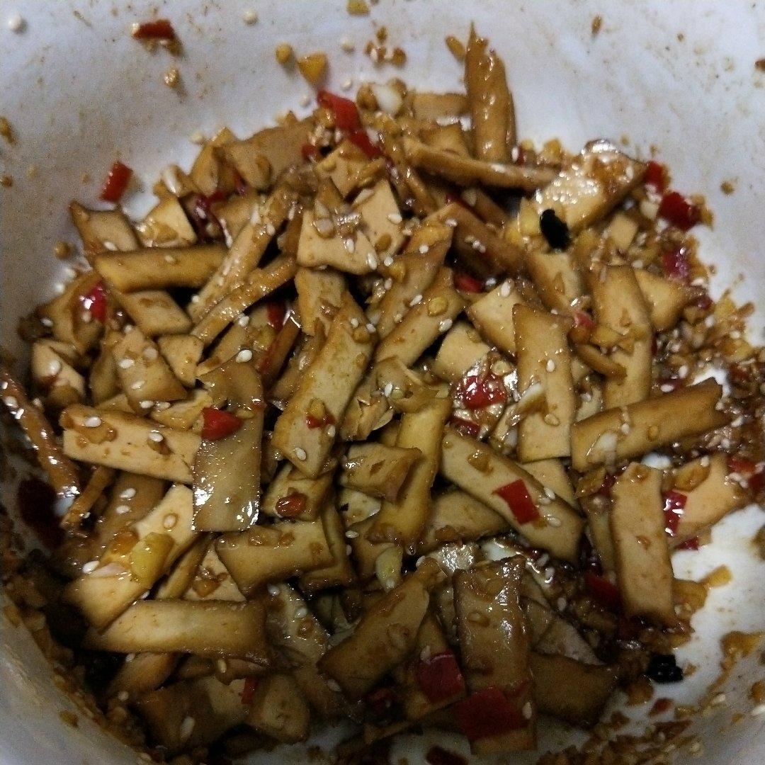 零嘴麻辣香干
