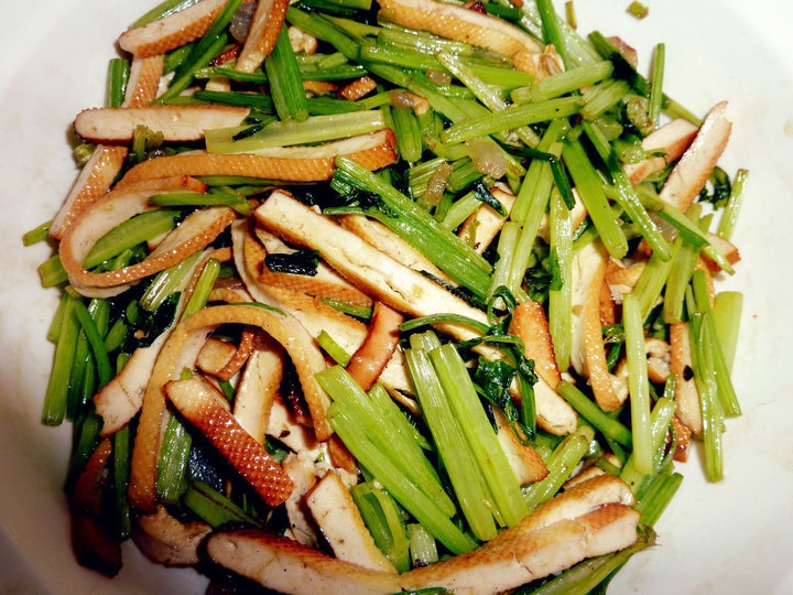 芹菜炒香干