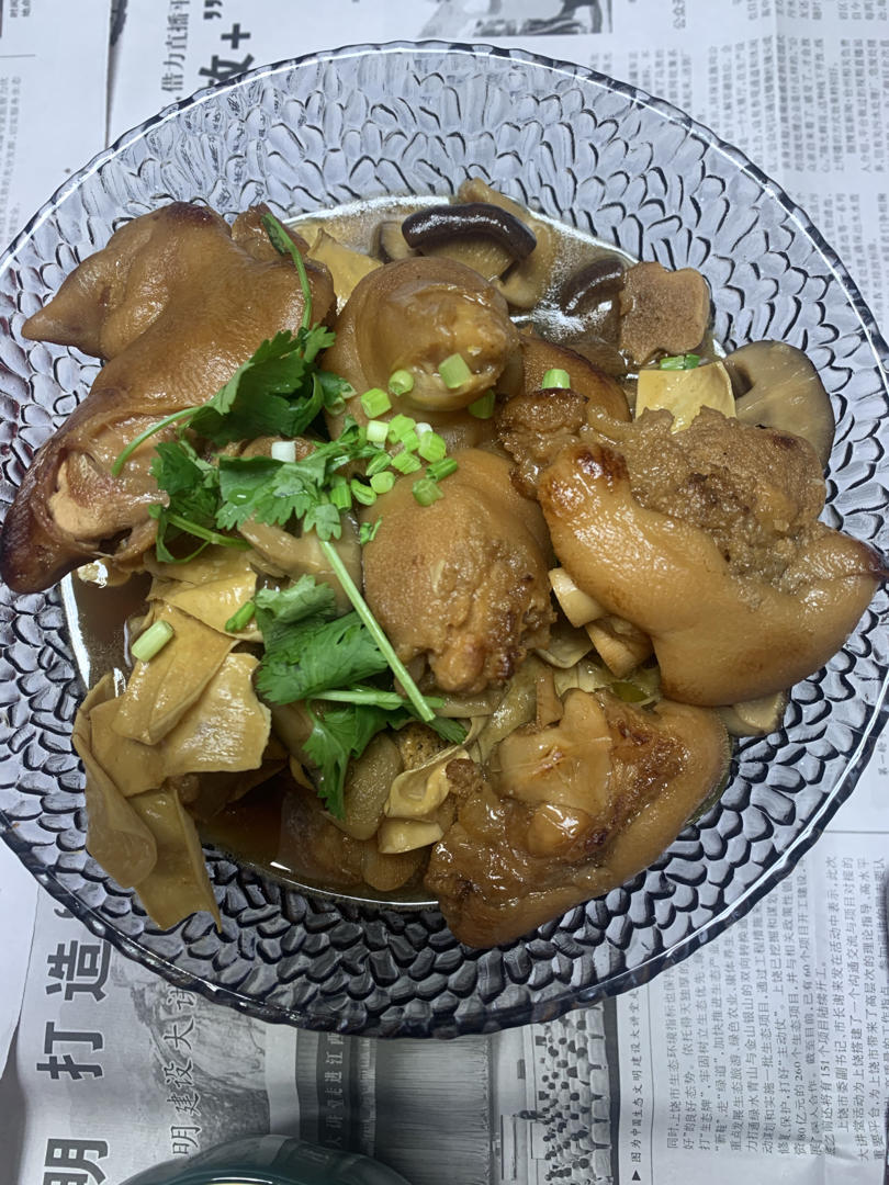 美味的家常菜：红烧猪蹄